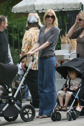 claudia-schiffer-out-with-children-wearing-wide-leg-jeans-and-grey-cardi-944