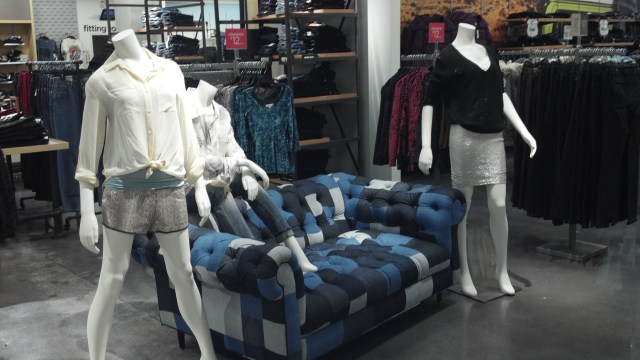 Denim couch juniors display