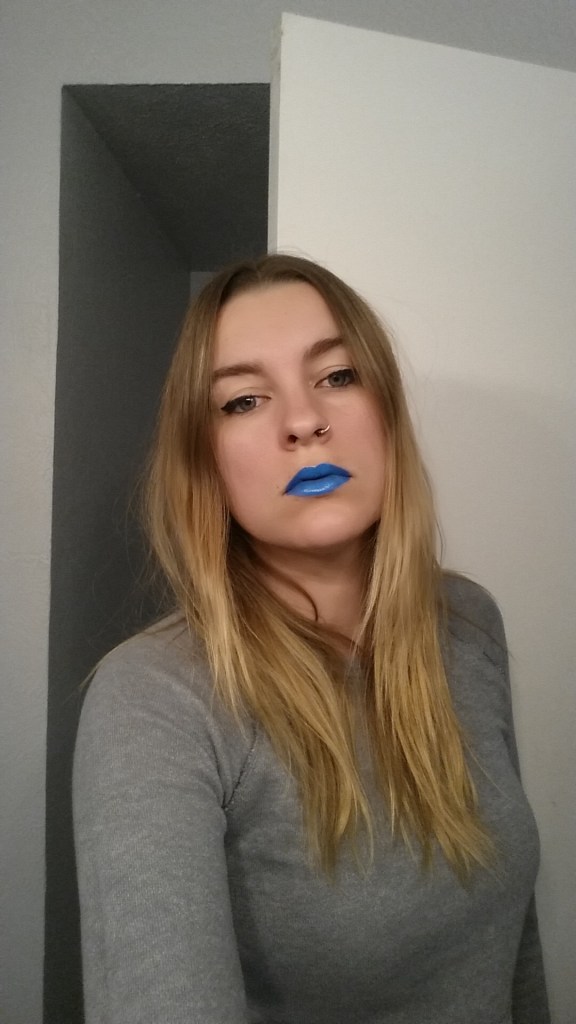 Magnolia Makeup lipstick in Avatar. (Old picture, several hairstyles ago...